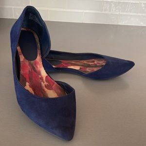 Madden Girl Blue Pointed Toe Flats Size 9.5